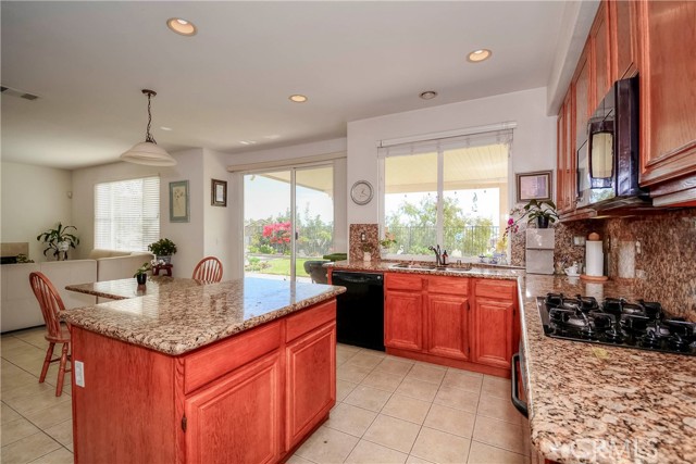 Detail Gallery Image 18 of 69 For 21401 Greyson, Moreno Valley,  CA 92557 - 5 Beds | 3 Baths