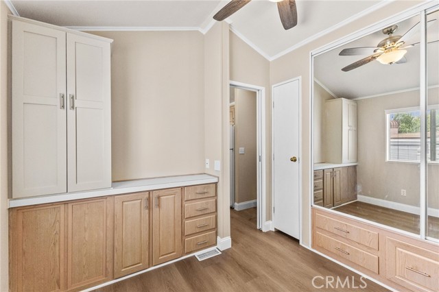 Detail Gallery Image 3 of 66 For 1295 S Cawston Ave #433,  Riverside,  CA 92545 - 1 Beds | 1 Baths