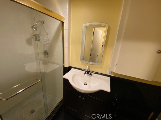 https://media.crmls.org/medias/7ad4f894-9f6c-449a-b640-d92e1697fa2b.jpg?preset=X-Large