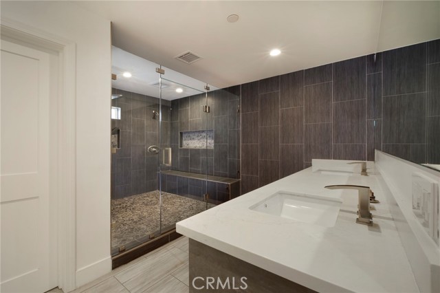 Detail Gallery Image 9 of 16 For 305 La Jolla Dr, Newport Beach,  CA 92663 - 2 Beds | 2/1 Baths