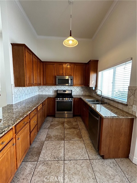 Detail Gallery Image 28 of 38 For 5241 Colodny Dr #201,  Agoura Hills,  CA 91301 - 3 Beds | 2/1 Baths