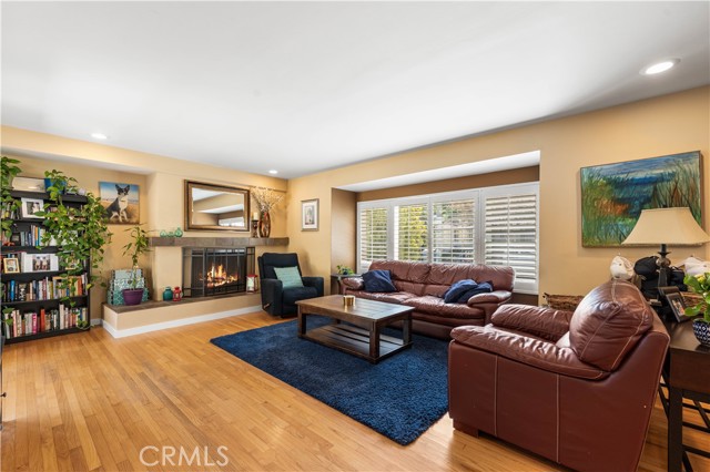 Detail Gallery Image 7 of 33 For 3629 Loadstone Dr, Sherman Oaks,  CA 91403 - 3 Beds | 2 Baths