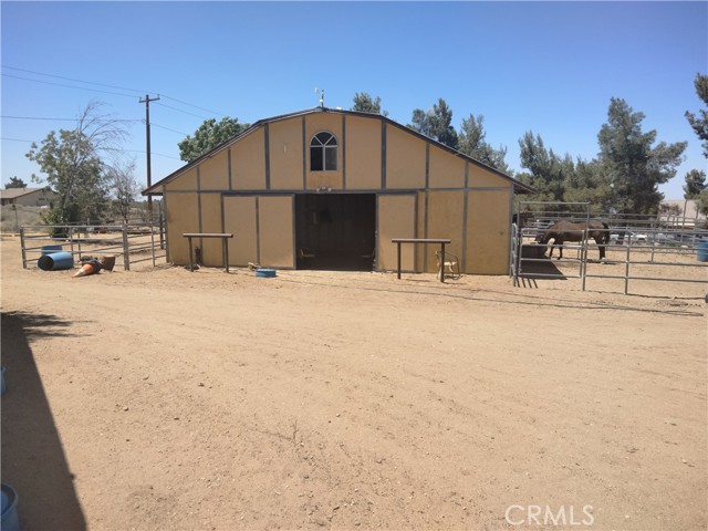 2390 Trinity Road, Pinon Hills CA: https://media.crmls.org/medias/7ad6a254-3030-401f-a44e-0c50033f067c.jpg