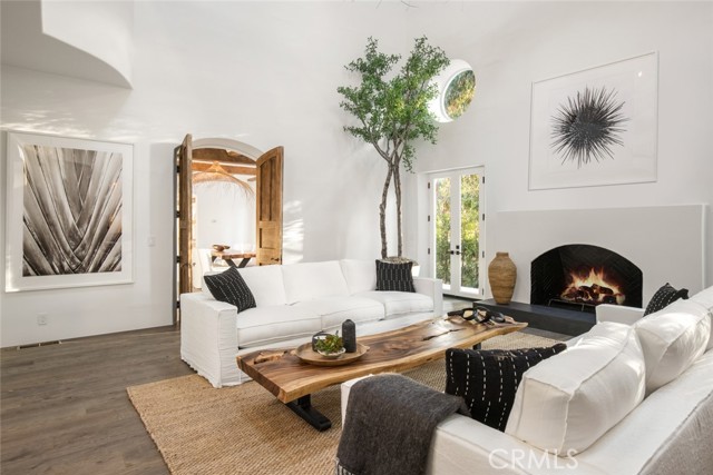 27405 Pacific Coast Highway, Malibu CA: https://media.crmls.org/medias/7ad6b9c7-1e64-4868-b65d-0a516f6a7b5b.jpg