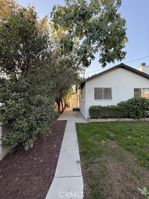 14906 Aztec Street, Sylmar CA: https://media.crmls.org/medias/7ad70ed7-2109-4e0b-92b9-0b52bb7509d9.jpg