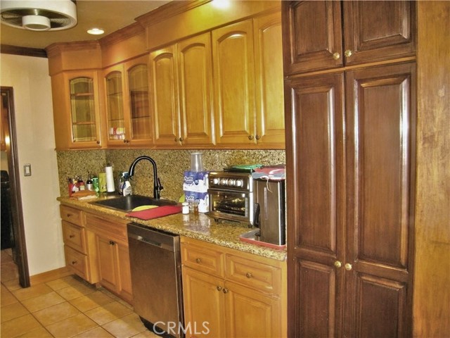 Detail Gallery Image 9 of 29 For 5707 Bigelow St, Lakewood,  CA 90713 - 3 Beds | 3 Baths