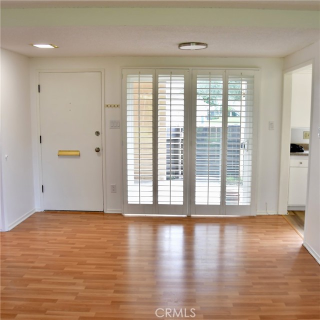 Detail Gallery Image 3 of 33 For 22931 Nadine Cir a,  Torrance,  CA 90505 - 2 Beds | 1 Baths