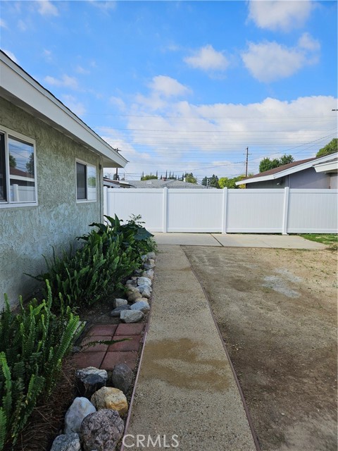 Detail Gallery Image 28 of 33 For 18735 Nordhoff St, Northridge,  CA 91324 - 3 Beds | 2 Baths