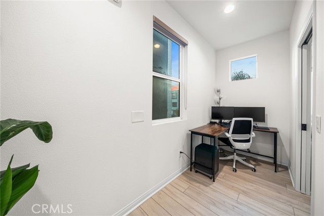 Detail Gallery Image 17 of 34 For 329 N Standard, Santa Ana,  CA 92701 - 4 Beds | 3/1 Baths