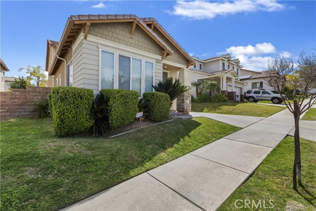 Detail Gallery Image 4 of 8 For 25042 Acorn Ct, Corona,  CA 92883 - 3 Beds | 2/1 Baths