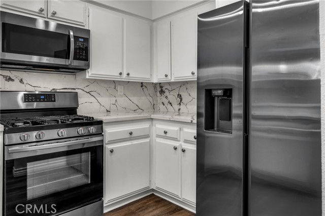 16866 Kingsbury photo 21