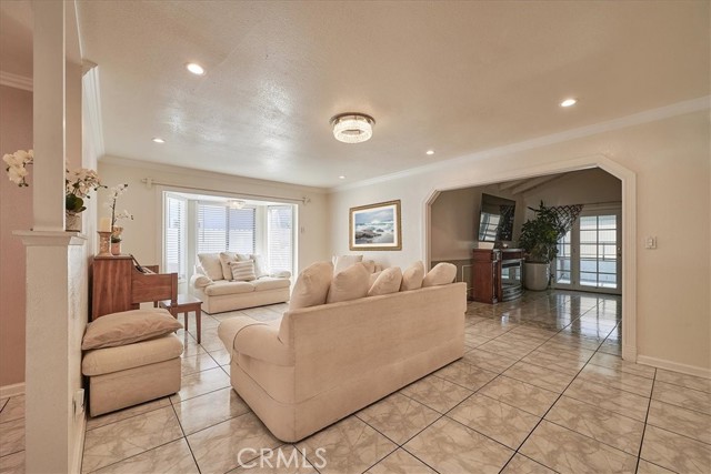 Detail Gallery Image 14 of 52 For 6372 Larchwood Dr, Huntington Beach,  CA 92647 - 4 Beds | 2 Baths