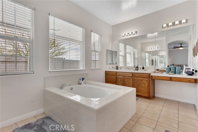 Detail Gallery Image 22 of 40 For 9405 via Lugano, Bakersfield,  CA 93312 - 4 Beds | 3/1 Baths