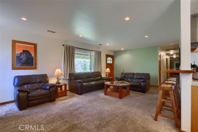 50986 Road 632, Oakhurst CA: https://media.crmls.org/medias/7ad9f9f8-147e-448a-89c4-7bc90c879d69.jpg