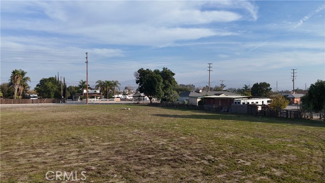 Detail Gallery Image 2 of 3 For 11048 Cactus Ave, Bloomington,  CA 92316 - – Beds | – Baths