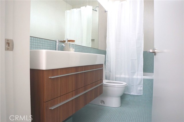 1150 Rowell Avenue, Manhattan Beach, California 90266, 3 Bedrooms Bedrooms, ,2 BathroomsBathrooms,Residential,Sold,Rowell,SB17002939
