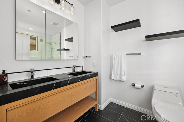 Detail Gallery Image 10 of 22 For 14535 Margate St #13,  Sherman Oaks,  CA 91411 - 3 Beds | 2/1 Baths