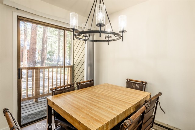 152 Viewpoint Road, Mammoth Lakes CA: https://media.crmls.org/medias/7adb4a6a-465f-4bb2-8685-5c2b354ff6be.jpg