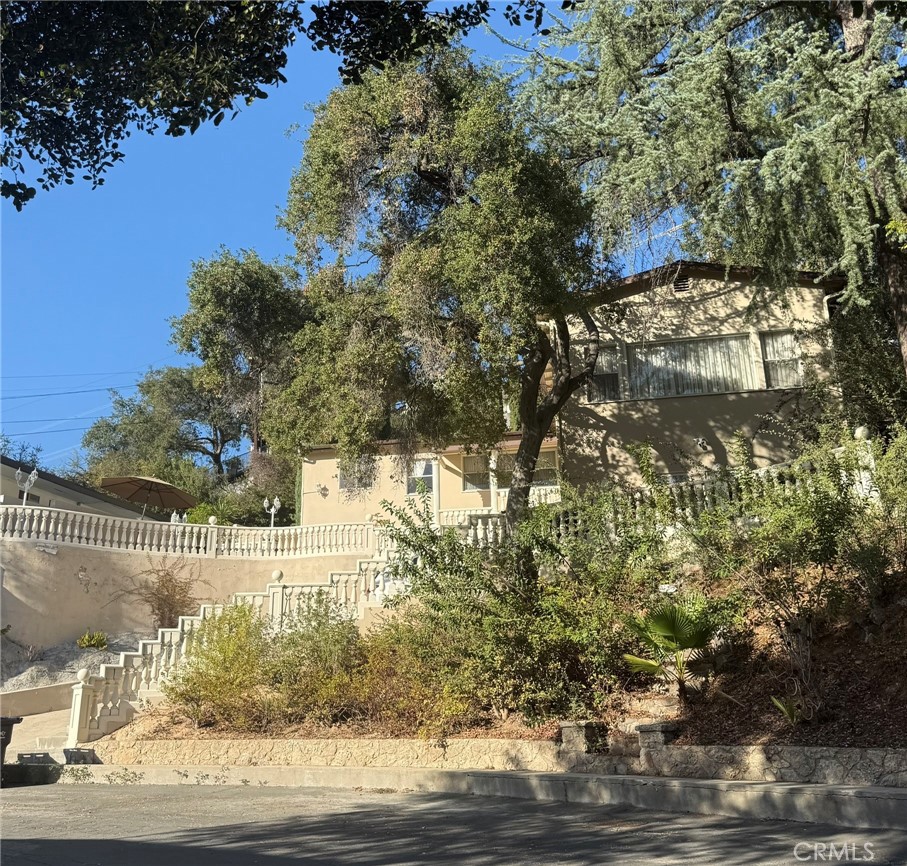 3100 Charing Cross Rd — architectural residence