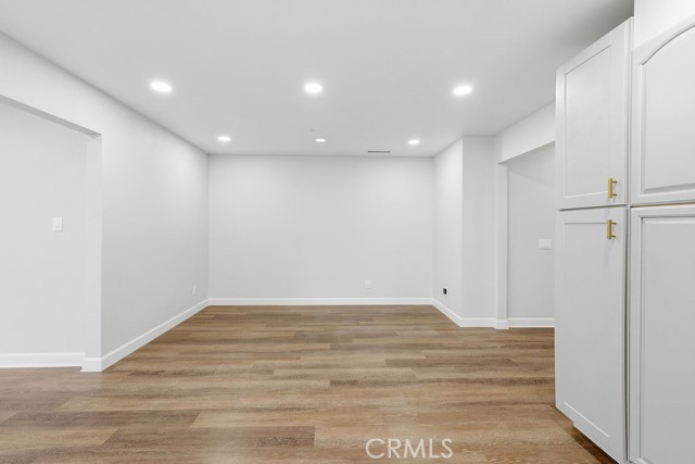 Detail Gallery Image 9 of 38 For 24305 Wabuska, Newhall,  CA 91321 - 6 Beds | 3 Baths