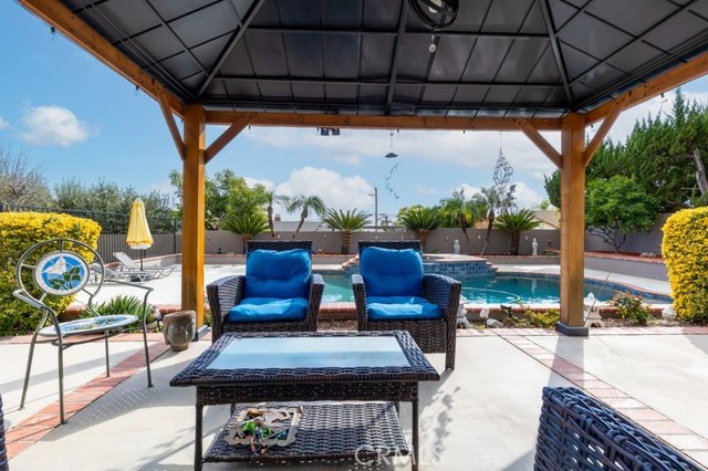 Detail Gallery Image 12 of 61 For 680 W Byron Ct, Upland,  CA 91784 - 6 Beds | 5 Baths