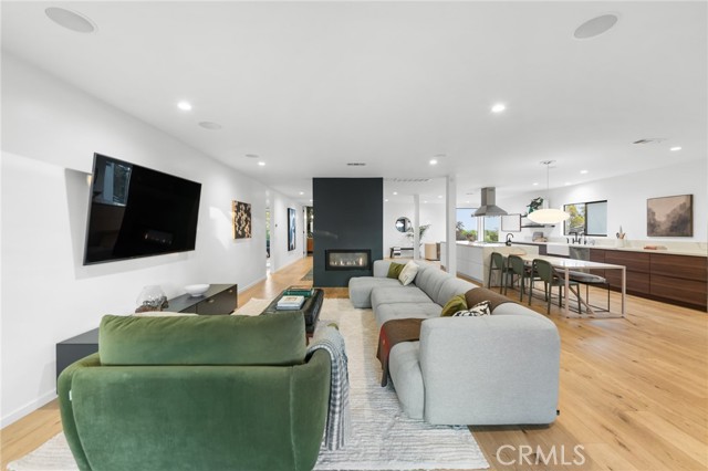 Detail Gallery Image 16 of 65 For 1079 San Jose Ave, Burbank,  CA 91501 - 4 Beds | 3/1 Baths