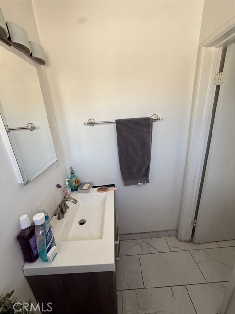 904 W E Street, Ontario CA: https://media.crmls.org/medias/7ae0d7ea-77c9-4f42-95c0-f8695cf9e536.jpg