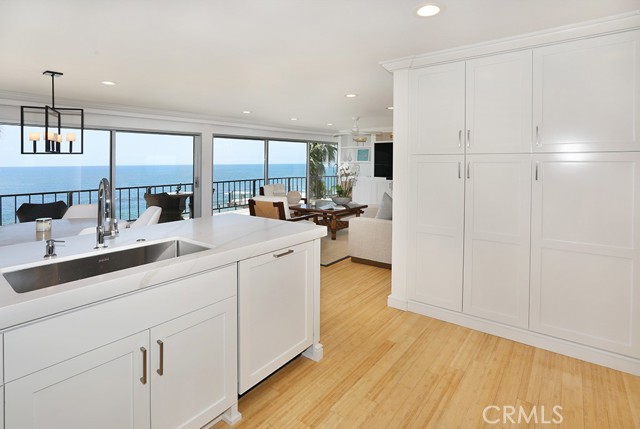 31423 South Coast Hwy, Laguna Beach CA: https://media.crmls.org/medias/7ae13c24-b68f-4c75-8638-c8b1cdb5f1b9.jpg