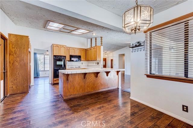 Detail Gallery Image 11 of 43 For 14076 Wawona Rd, Apple Valley,  CA 92307 - 3 Beds | 2 Baths