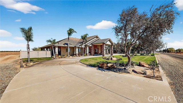 Detail Gallery Image 4 of 75 For 21160 Second Ave, Stevinson,  CA 95374 - 5 Beds | 4 Baths