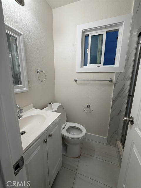 Detail Gallery Image 7 of 16 For 4721 W Oakfield Ave #1,  Santa Ana,  CA 92703 - 4 Beds | 2 Baths