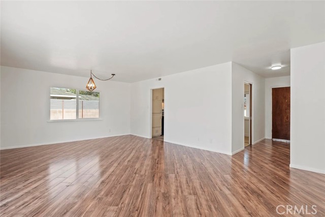 Detail Gallery Image 5 of 29 For 1326 W Avenue H10, Lancaster,  CA 93534 - 3 Beds | 1/1 Baths