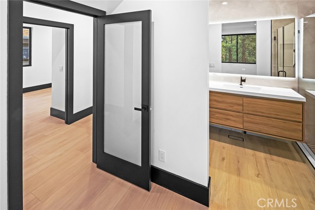 129 Winding Lane, Big Bear City CA: https://media.crmls.org/medias/7ae29357-ba1d-420b-ae82-5324019aa5bc.jpg