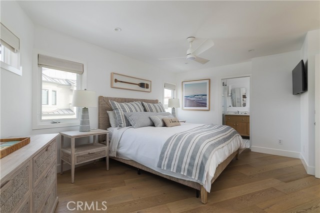 Detail Gallery Image 13 of 23 For 1520 Abalone, Newport Beach,  CA 92662 - 4 Beds | 3/2 Baths