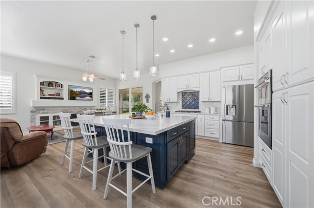 Detail Gallery Image 11 of 37 For 23553 Bending Oak Ct, Murrieta,  CA 92562 - 4 Beds | 2/1 Baths