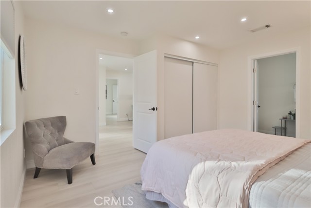 22131 1/2 Victory, Canoga Park CA: https://media.crmls.org/medias/7ae54d36-aeaf-4fe1-94ff-a58c6367e0f9.jpg