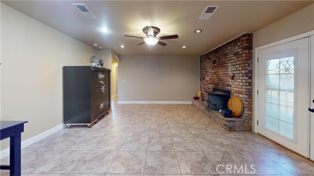 Detail Gallery Image 4 of 31 For 14229 Avenue 23 1/2, Chowchilla,  CA 93610 - 3 Beds | 2/1 Baths