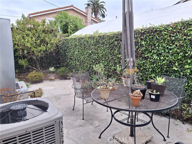 Detail Gallery Image 18 of 20 For 1346 W Century, Los Angeles,  CA 90044 - 2 Beds | 1 Baths