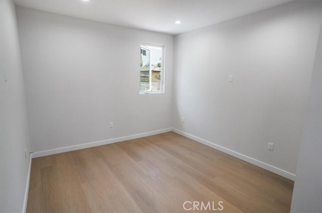Detail Gallery Image 5 of 13 For 10324 Silverton Ave, Tujunga,  CA 91042 - 2 Beds | 1 Baths