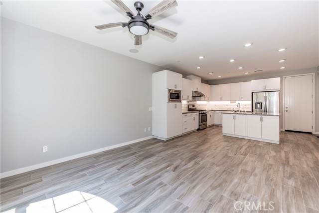 25 Savannah, Lake Forest CA: https://media.crmls.org/medias/7ae6f8a2-8116-4402-a2d8-e9eacd9f11a5.jpg