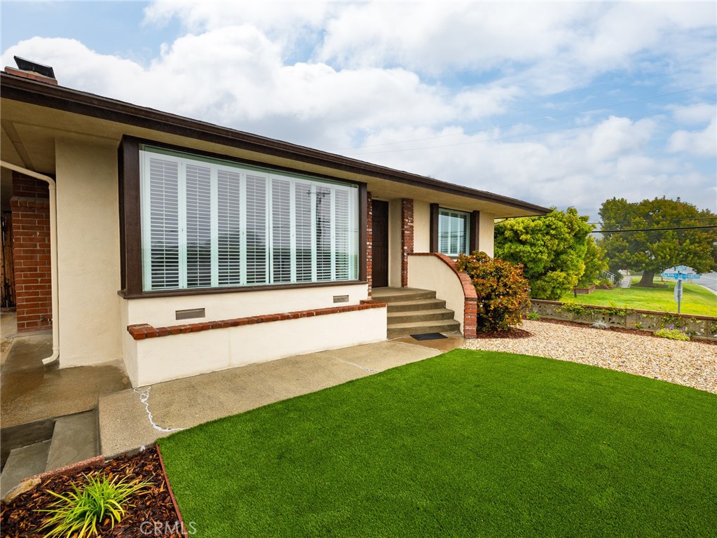 4351 Miraleste Drive