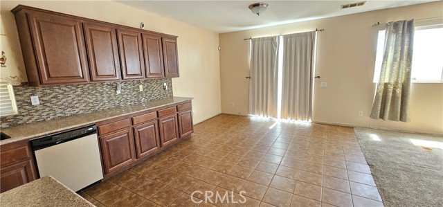 Detail Gallery Image 10 of 17 For 3132 Clapper St, Perris,  CA 92571 - 5 Beds | 3 Baths