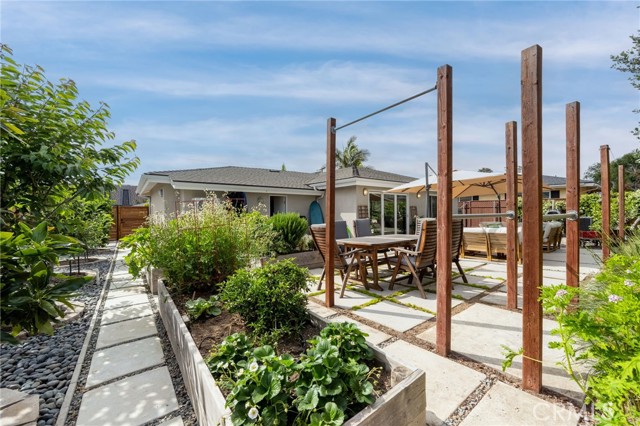 6017 Carnegie Street, San Diego CA: https://media.crmls.org/medias/7ae753bd-c024-444b-b604-26dc4857593b.jpg
