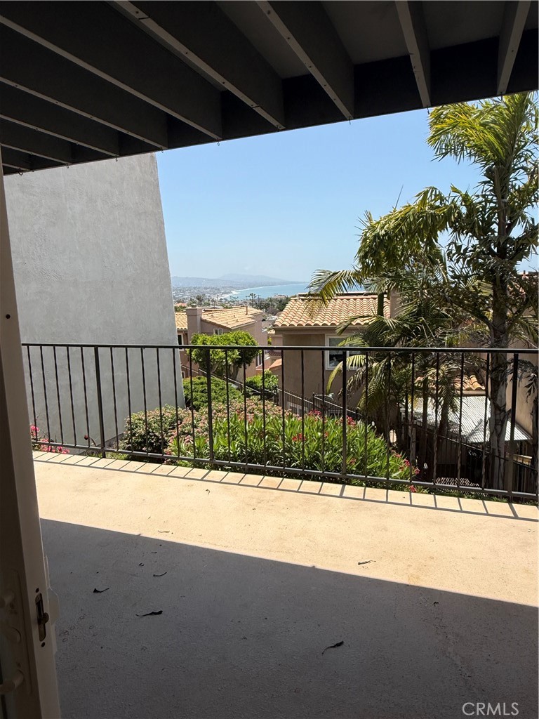 MLS #OC25116678 img 5