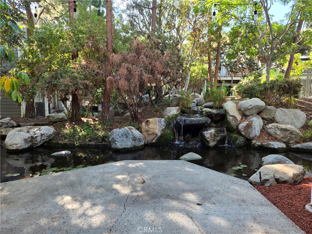 https://media.crmls.org/medias/7ae8754a-782f-4eaa-ad97-18f0e54441c0.jpg?preset=X-Large
