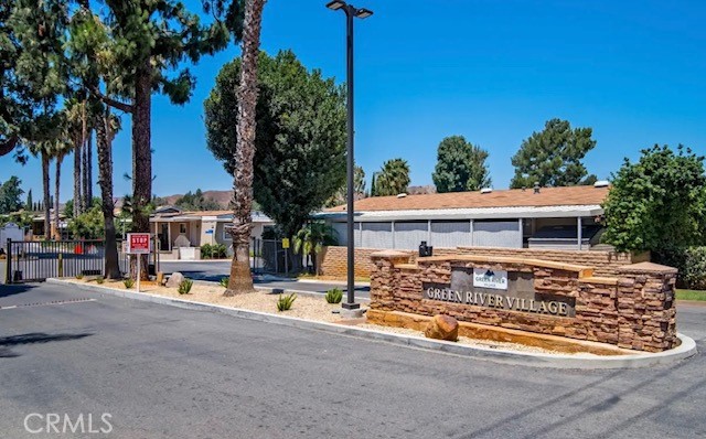 4901 Green River, Corona CA: https://media.crmls.org/medias/7ae8ca09-d3f2-47a1-a58f-d5d2a8b2ec80.jpg