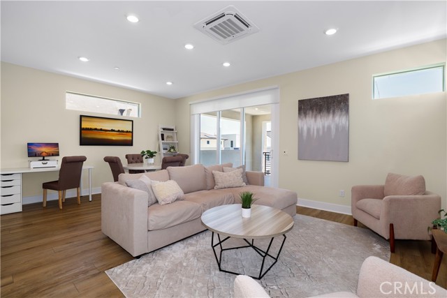 Detail Gallery Image 13 of 35 For 27512 Golden Currant Pl, Valencia,  CA 91381 - 4 Beds | 4 Baths