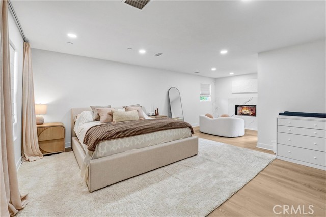 Detail Gallery Image 35 of 46 For 23245 Gonzales Dr, Woodland Hills,  CA 91367 - 5 Beds | 3 Baths