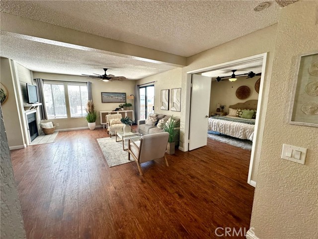 Detail Gallery Image 4 of 27 For 16581 Grunion Lane #204,  Huntington Beach,  CA 92649 - 2 Beds | 2 Baths