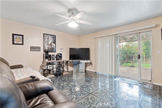 Detail Gallery Image 14 of 48 For 11965 Terra Bella St #17,  Sylmar,  CA 91342 - 3 Beds | 3 Baths